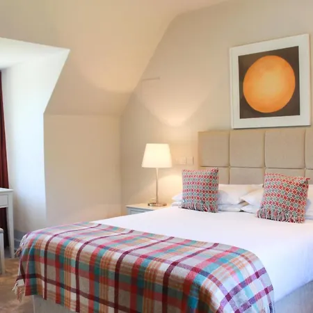 4 Bedroom With Wheelchair Accessible Bathroom 2km From Kenmare