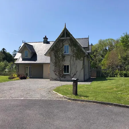 4 Bedroom With Wheelchair Accessible Bathroom 2km From Kenmare