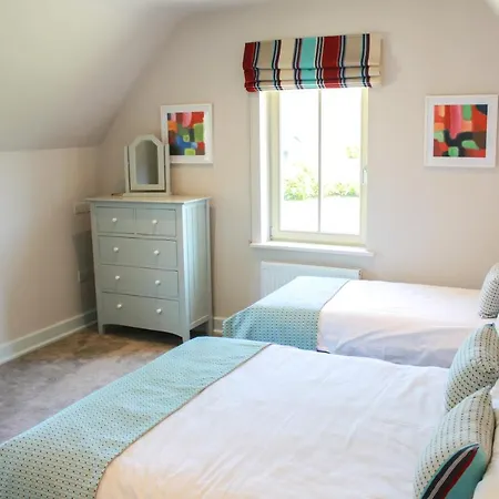 Ferienhaus 4 Bedroom With Wheelchair Accessible Bathroom 2km From