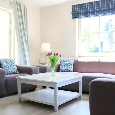 4 Bedroom With Wheelchair Accessible Bathroom 2km From *